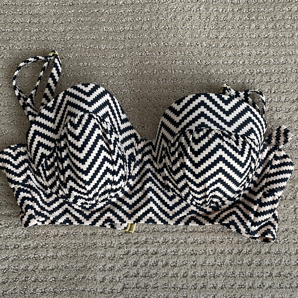 Xhilaration bikini top - D/DD